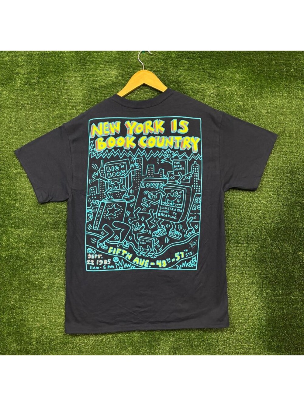 Keith Haring New York Is Book Country T-Shirt Size Large
